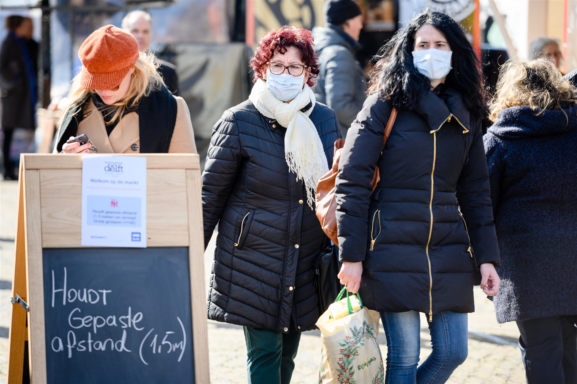 Nog steeds brede steun voor coronabeleid, maar daaronder sluimert verdeeldheid